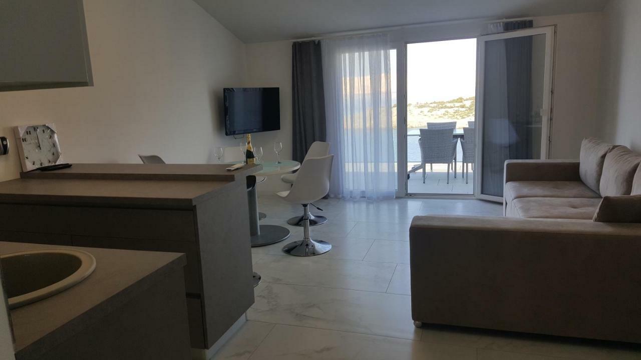 Mayana Apartment Cesarica Cameră foto